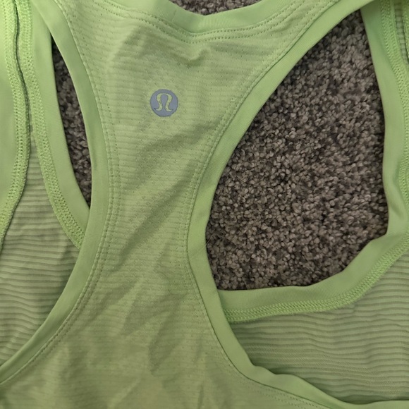 Green Lululemon tank top size 8 - Picture 3 of 3